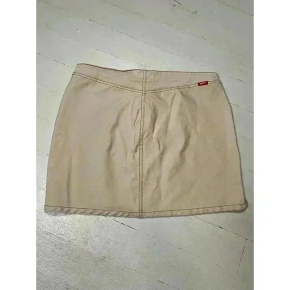 Vintage Y2K Tan Guess Jeans Mini Skirt With Slits On The Sides Women’s Size 30 - Picture 7 of 8